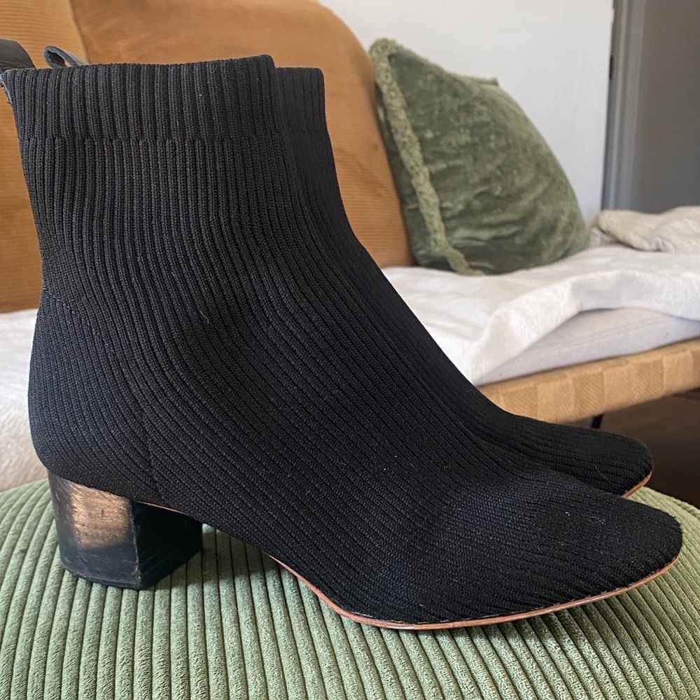 Everlane Black Ribbed Knit Sock Ankle Boots